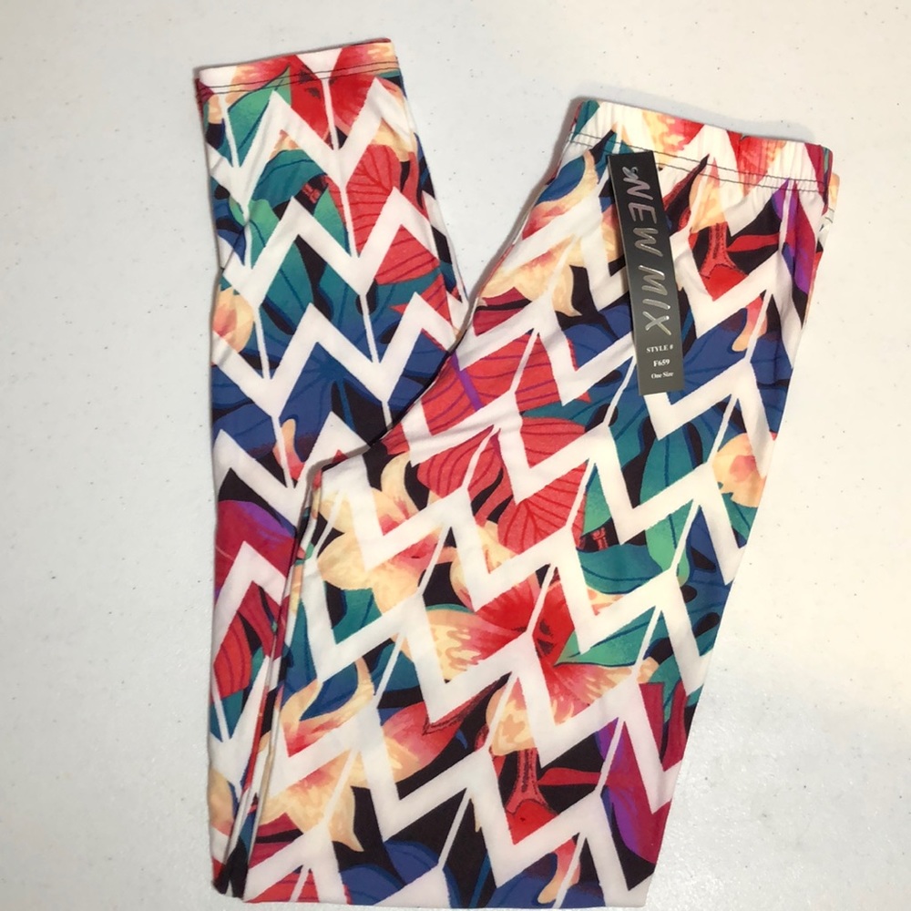 NWT New Mix Leggings Floral Chevron One Size